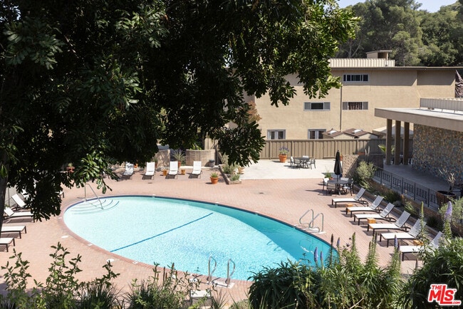 Building Photo - 6708 Hillpark Dr