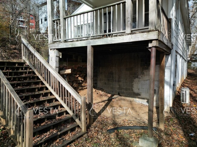 Building Photo - 118 Pine Hill Dr