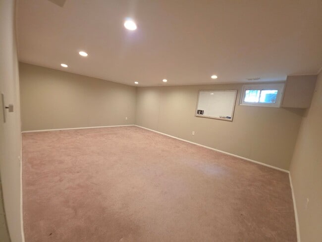 Building Photo - 918 Merritt Dr