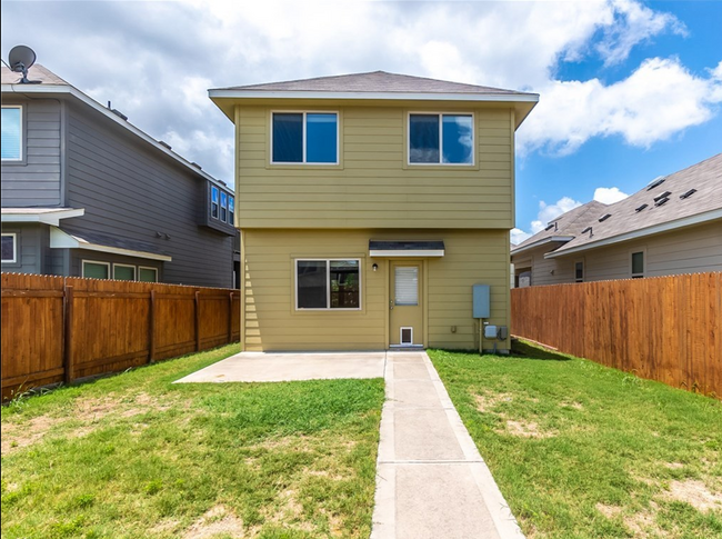 Building Photo - Charming 3-Bedroom Home in the Heart of Au...