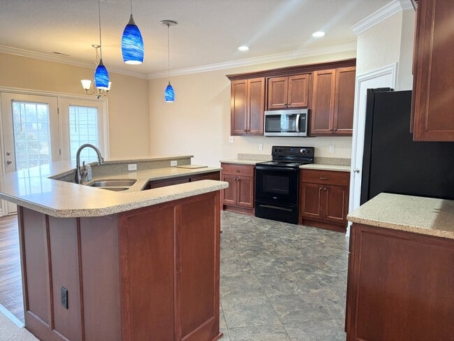 Building Photo - 125 Tulip Tree Dr