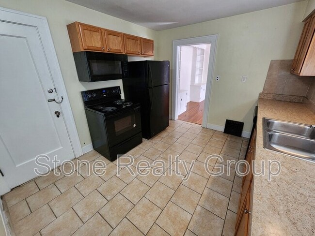 Building Photo - 127 Monterey Ave