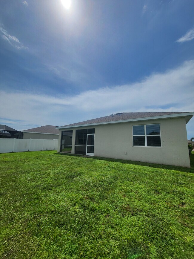Building Photo - 3276 Baravaldo Cir