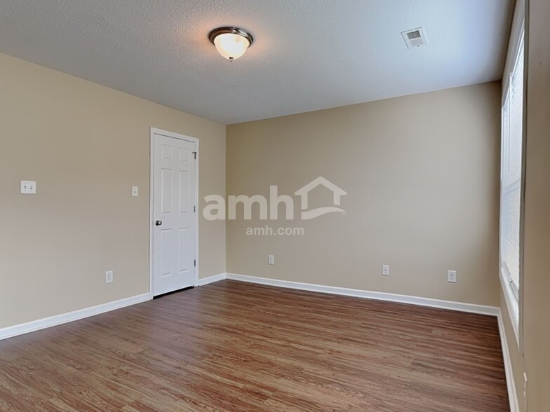 Building Photo - 1522 Dempsey Rd