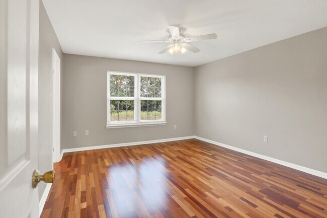 Building Photo - $1,750 Derry Twp School townhome for rent