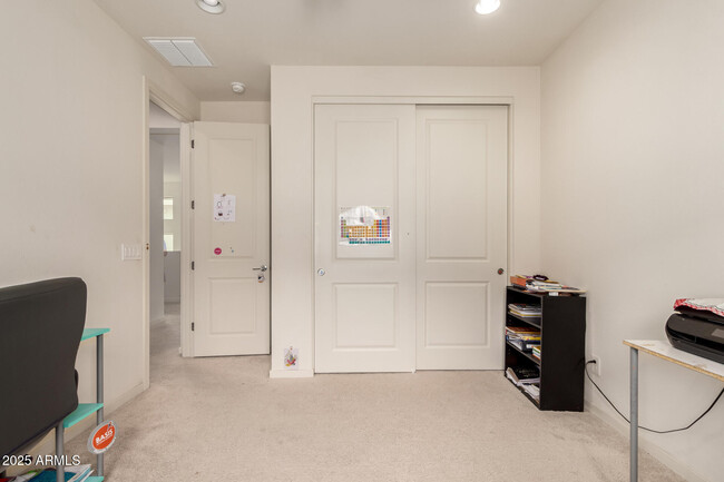 Building Photo - 3521 E Tina Dr