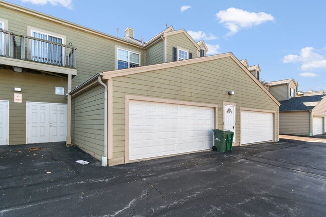 Building Photo - 1155 Mt Vernon Dr