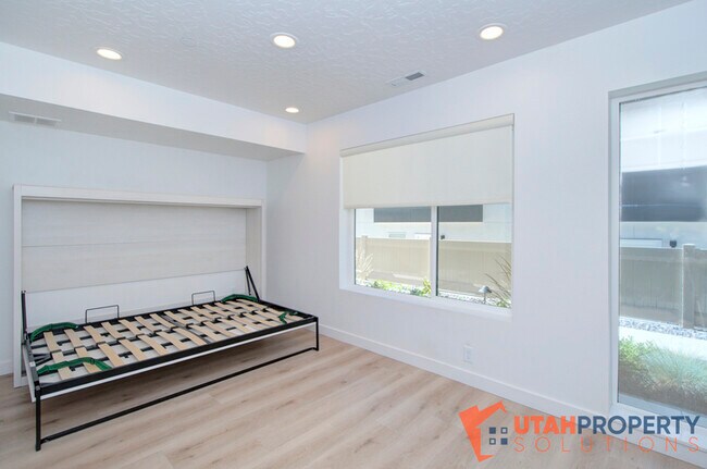 Building Photo - 351 W 800 N