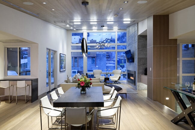 Building Photo - 126 Juan St