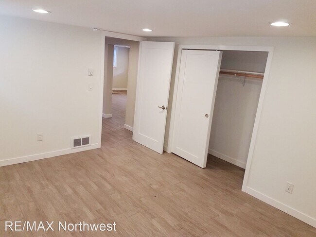 Building Photo - 2 br, 1 bath House - 415 Fairview St SE