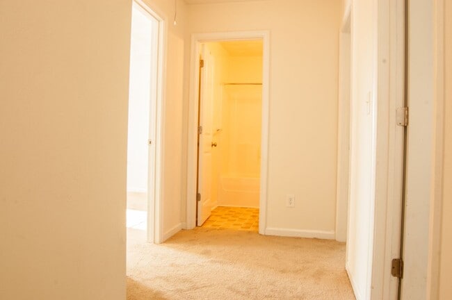 Building Photo - Single Family Home in Portsmouth