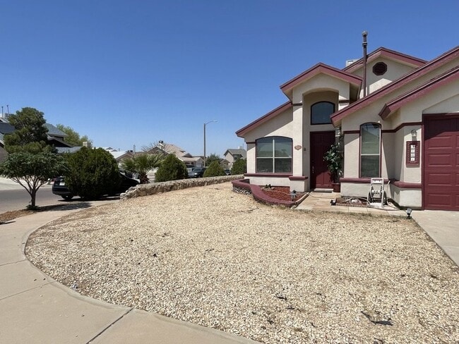 Building Photo - 3701 Trina Pl