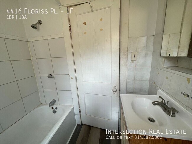 Building Photo - 4416 Floriss Pl
