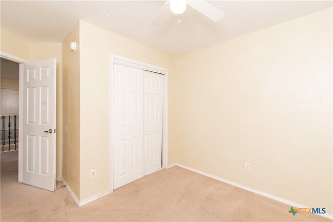 Building Photo - 5011 White Rock Dr