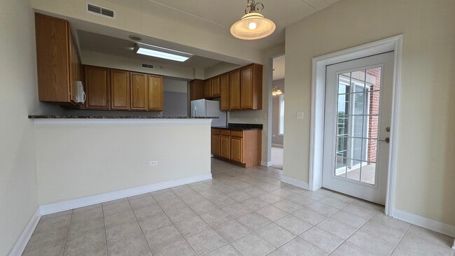 Building Photo - 101 Pointe Dr