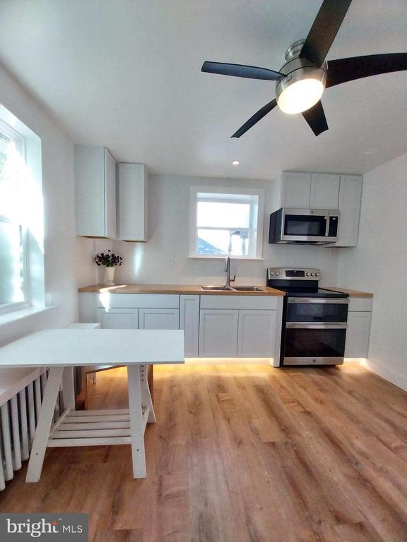 Building Photo - 525 New St