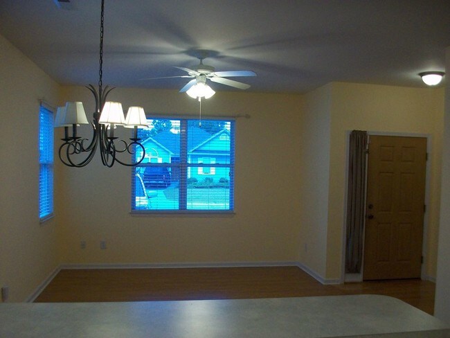 Building Photo - THE ARBORS AT WESTGATE