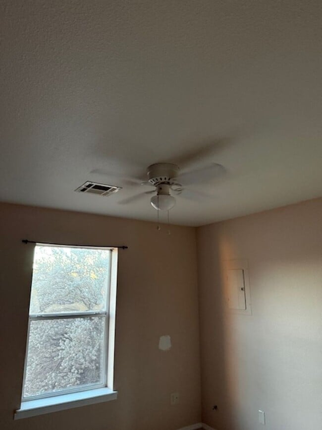 Building Photo - Close to Holloman AFB