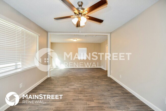 Building Photo - 926 Wateka Way