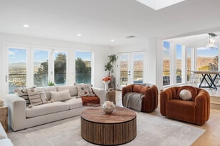 Building Photo - 3541 Multiview Dr