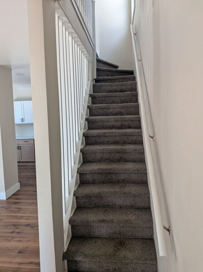 Building Photo - 1043 Meade Ave