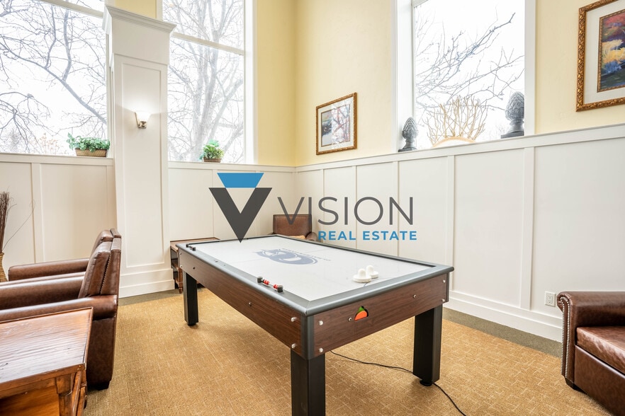 Building Photo - 215 E 100 N