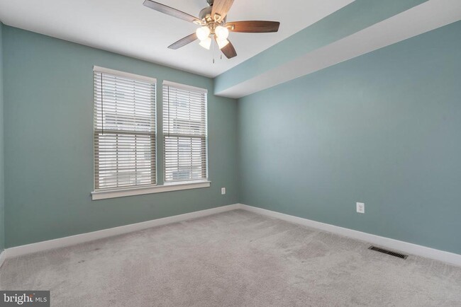 Building Photo - 5908 Etterbeek St