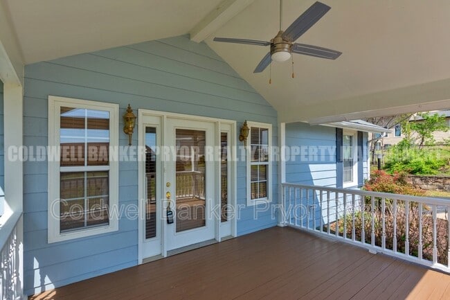 Building Photo - 323 Walsh Rd