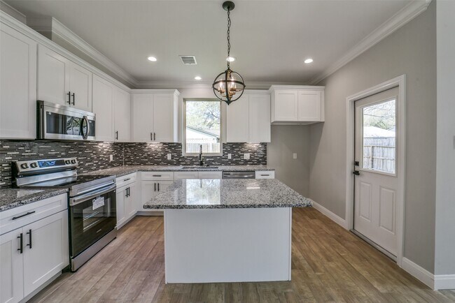 Building Photo - 6835 Tara Dr