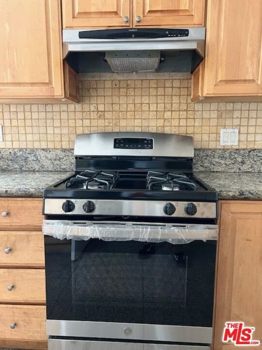 Building Photo - 860 Serrano Pl