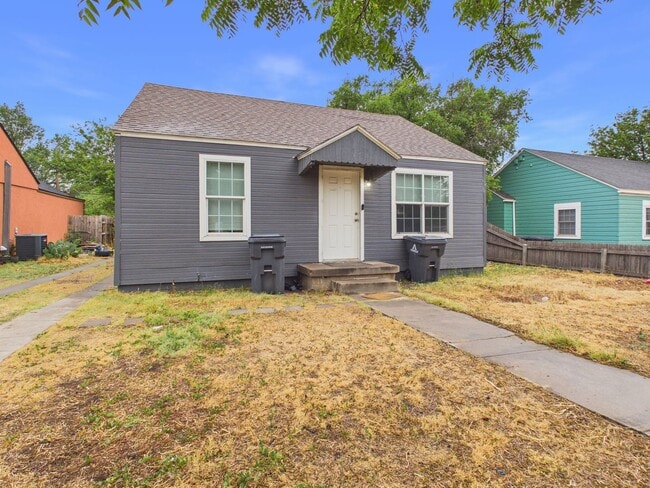 Building Photo - Wolflin~ 2 bedroom 1 bath!