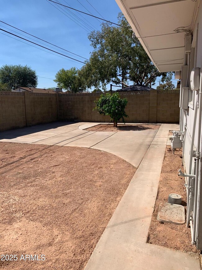 Building Photo - 6943 E Loma Land Dr