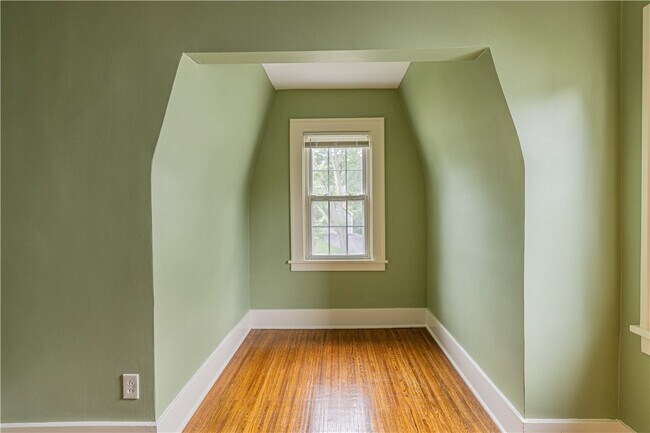 Building Photo - 54 Seminole Way