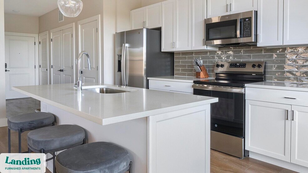 Building Photo - 1000 Forestview Dr