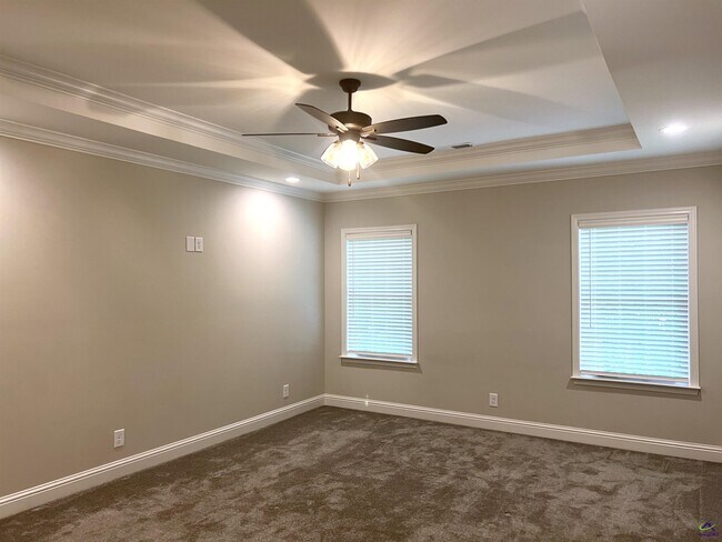 Building Photo - 250 High Ridge Ct