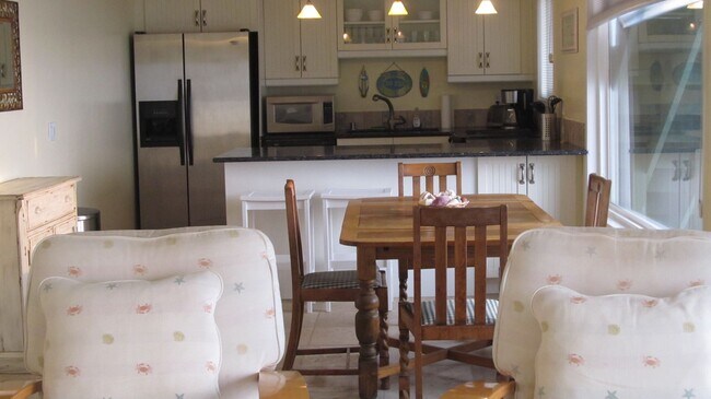 Building Photo - FOR SALE/ OCEAN FRONT/ $825K