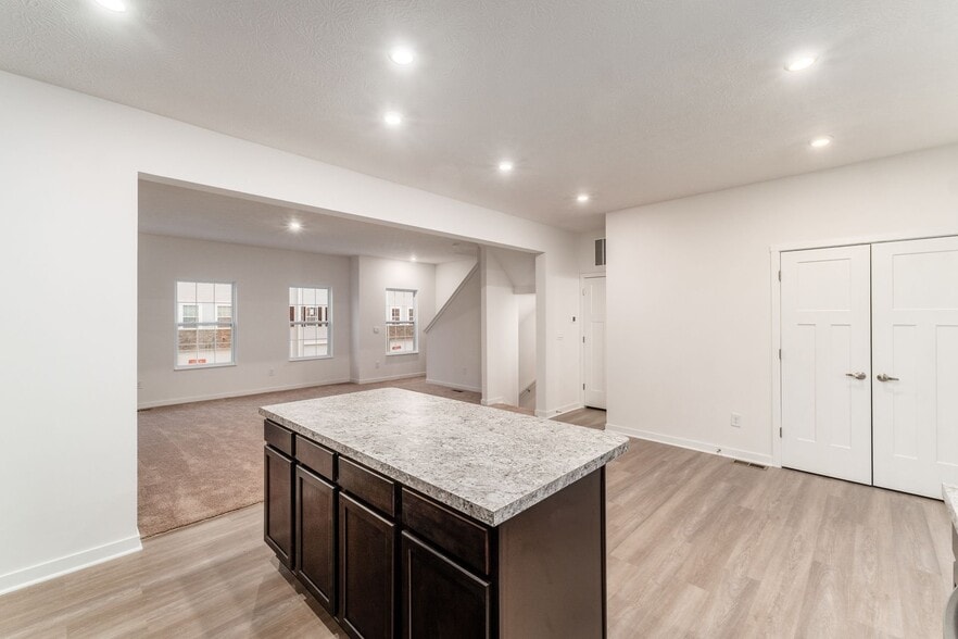 Building Photo - 162 Dusky Willow Dr