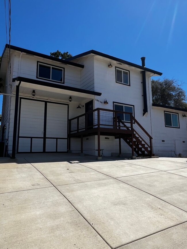 Primary Photo - Recently Remodeled Plymouth Home