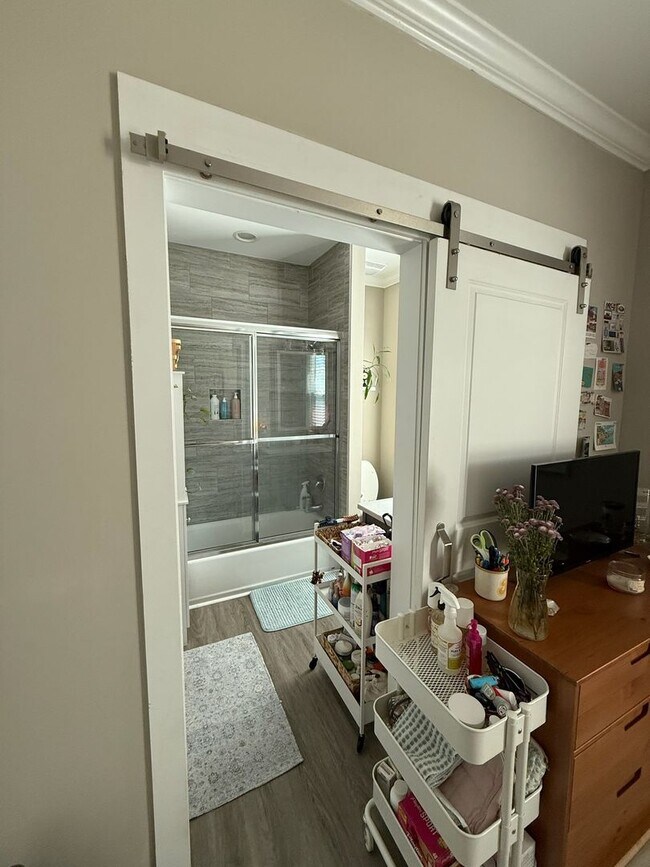 Building Photo - 44 Grove St