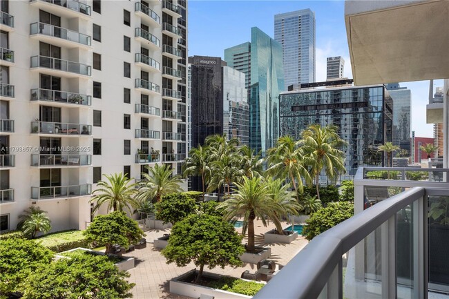 Building Photo - 1050 Brickell Ave