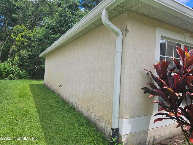 Building Photo - 2715 Lantana Lakes Dr E