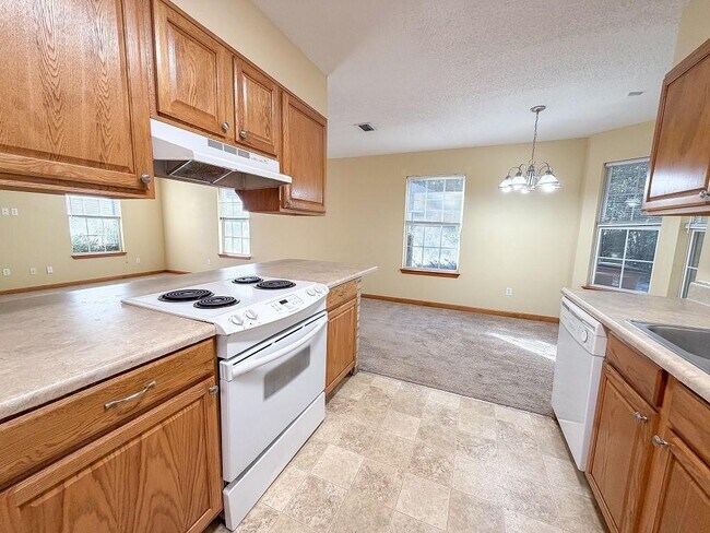 Building Photo - 2544 Oakmont Ct