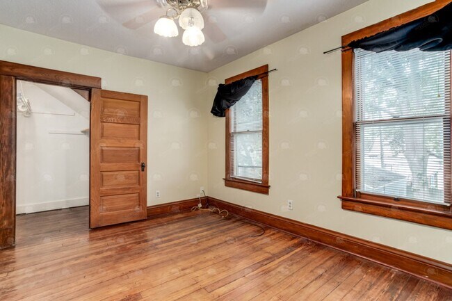 Building Photo - 4116 Terrace St