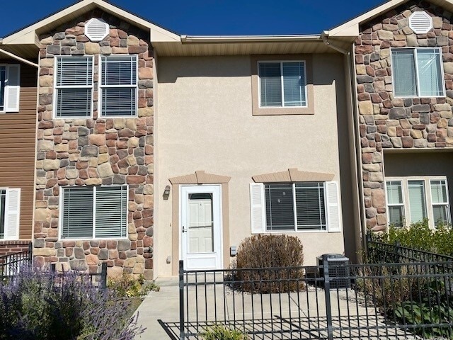 Building Photo - 514 W 1490 N
