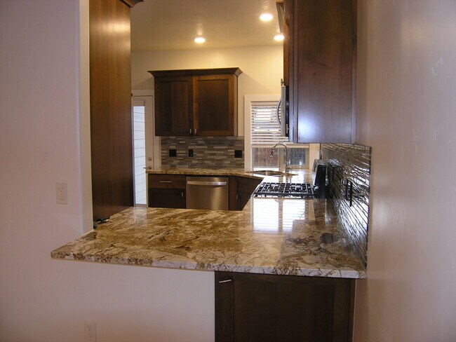 Building Photo - 2355 E Hidden Crk St