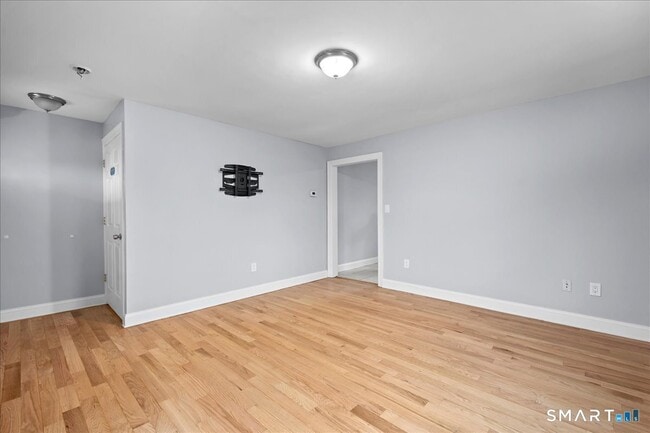 Building Photo - 38 Soundview Ave