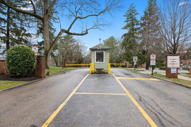 Building Photo - 4000 Gypsy Ln