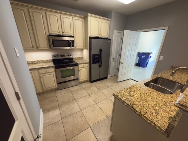 Building Photo - Christiansburg, 3 BR / 2.5 BA, Available Now