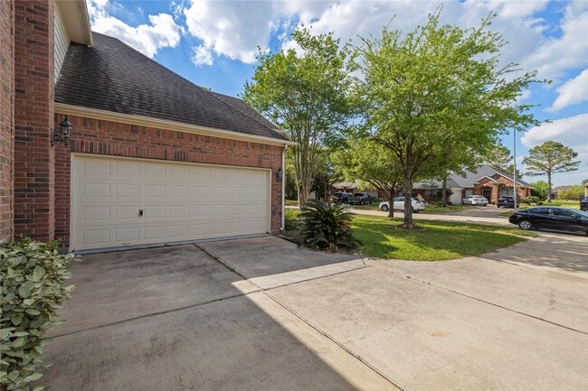 Building Photo - 1111 Blue Leaf Dr