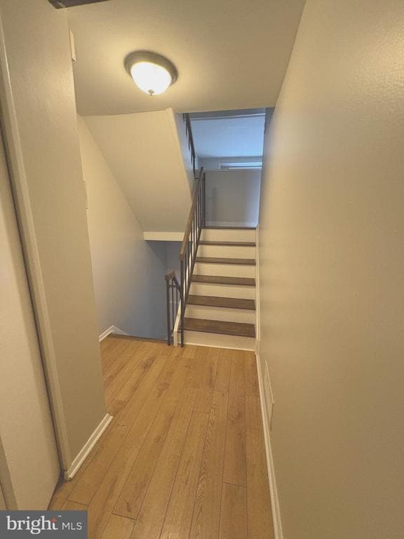 Building Photo - 9432 Merryrest Rd